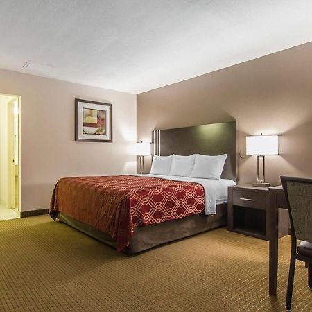 Econo Lodge Inn&Suites Lethbridge Esterno foto