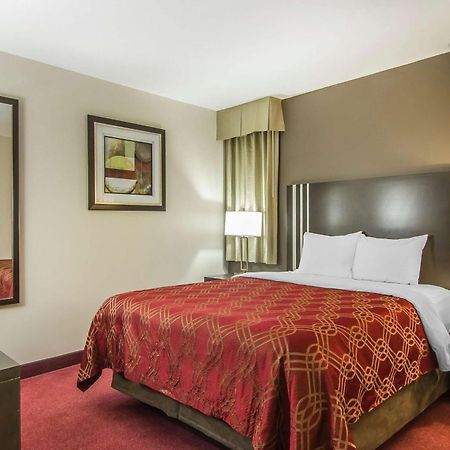 Econo Lodge Inn&Suites Lethbridge Esterno foto