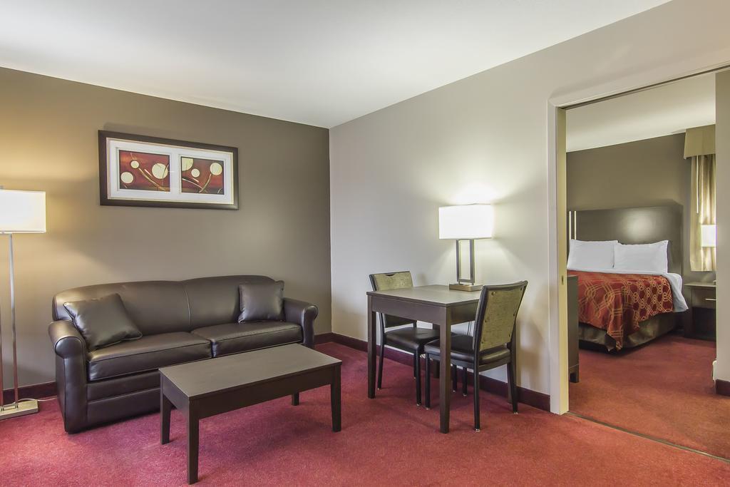 Econo Lodge Inn&Suites Lethbridge Esterno foto