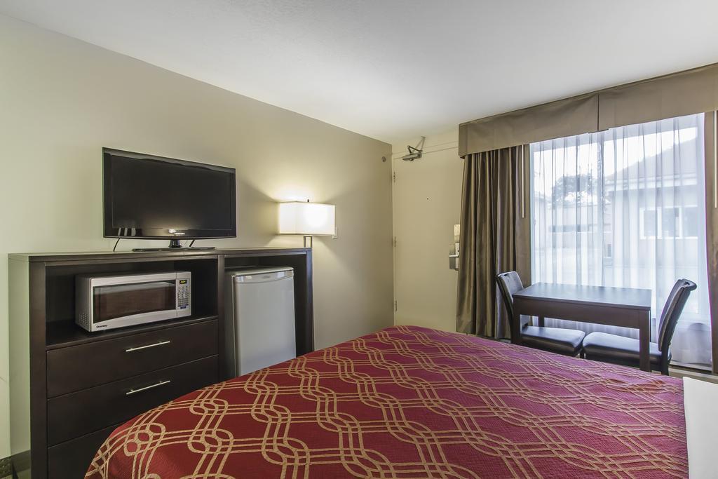 Econo Lodge Inn&Suites Lethbridge Esterno foto