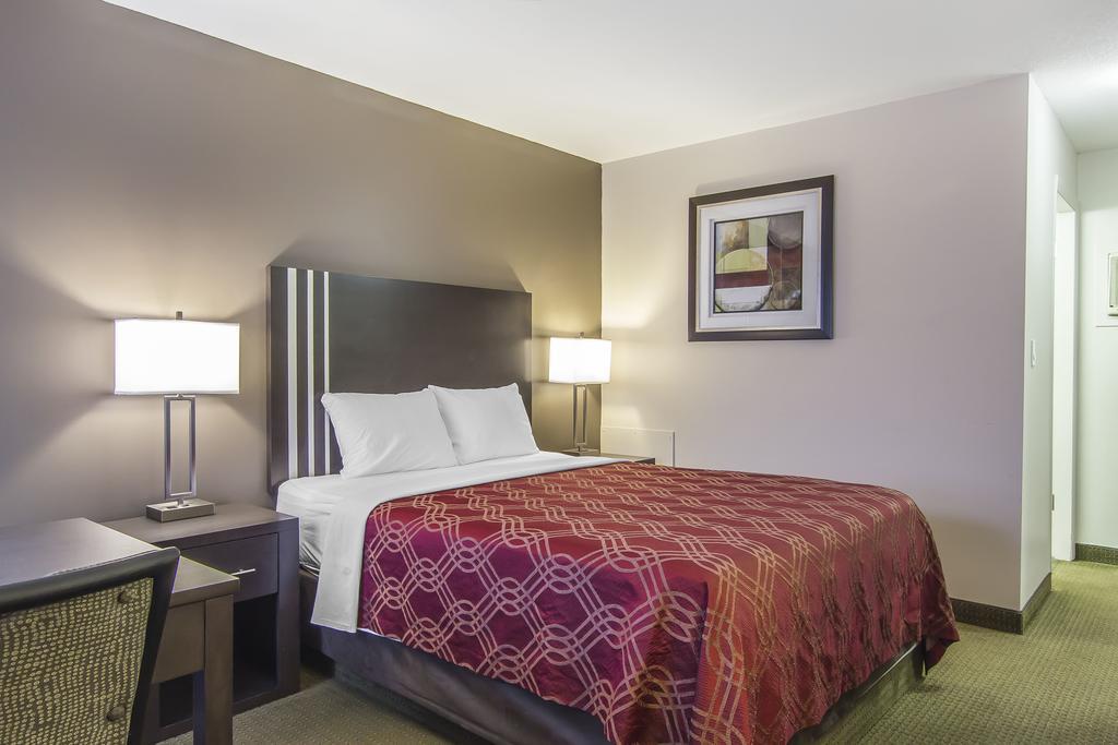 Econo Lodge Inn&Suites Lethbridge Esterno foto