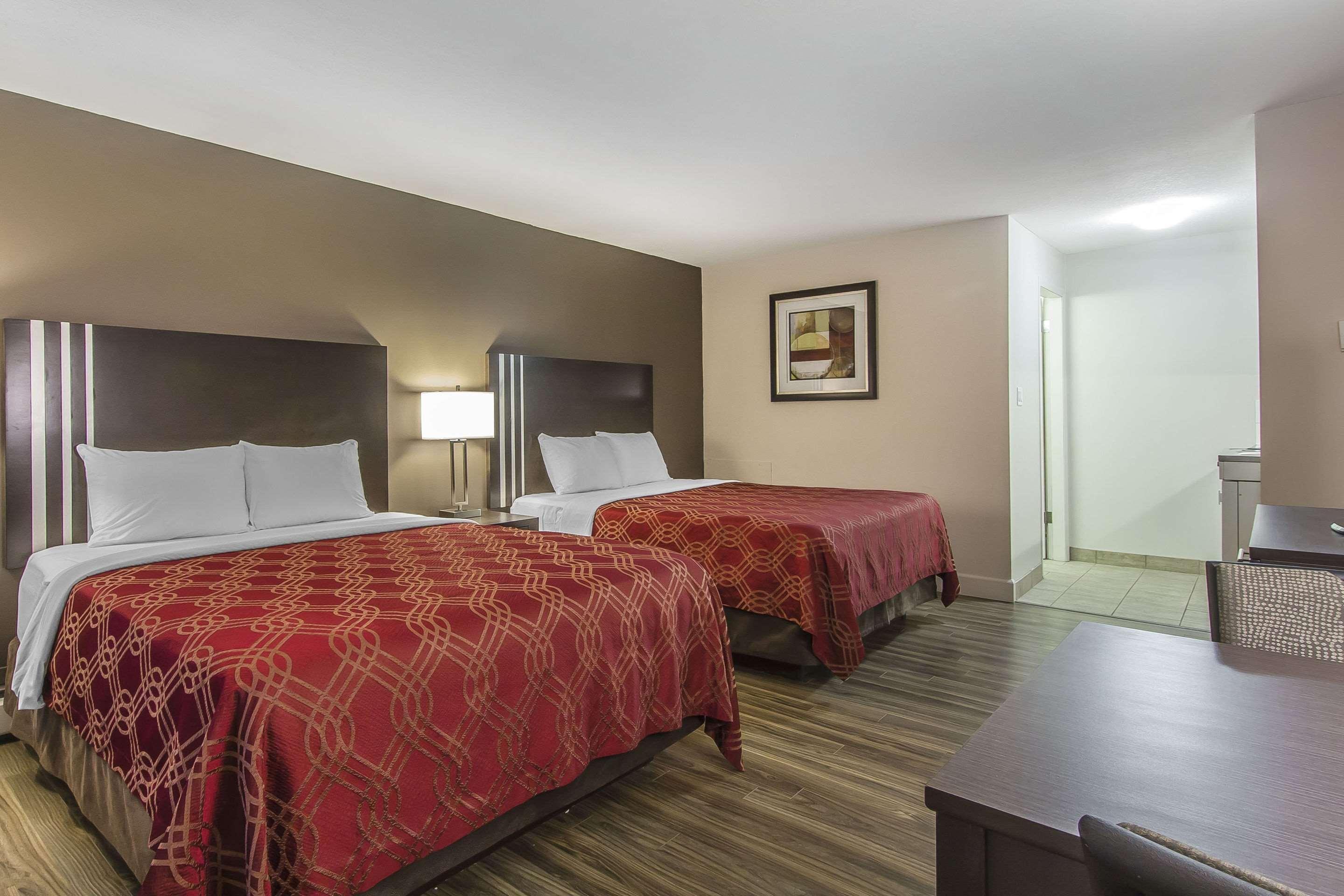Econo Lodge Inn&Suites Lethbridge Esterno foto