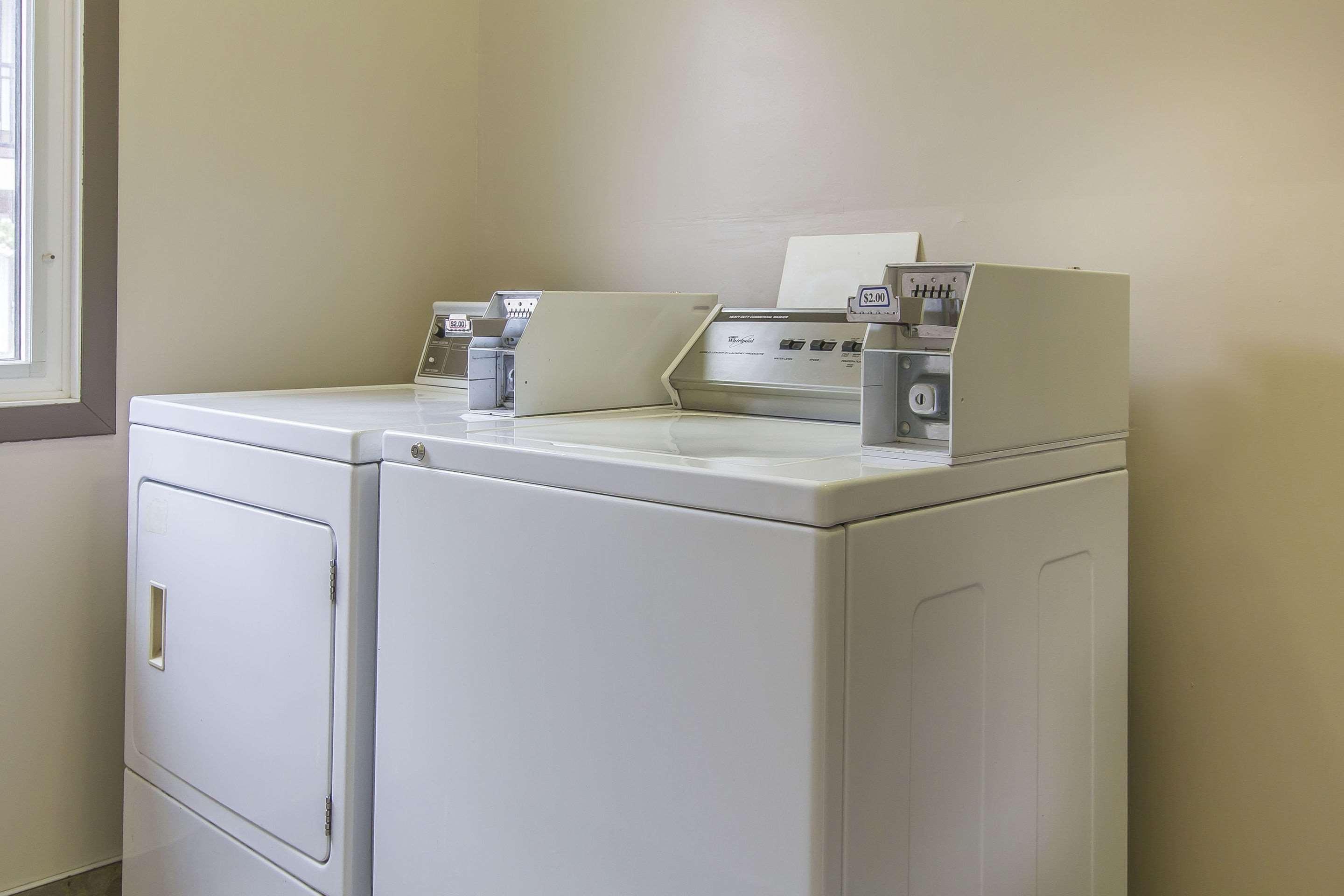 Econo Lodge Inn&Suites Lethbridge Esterno foto