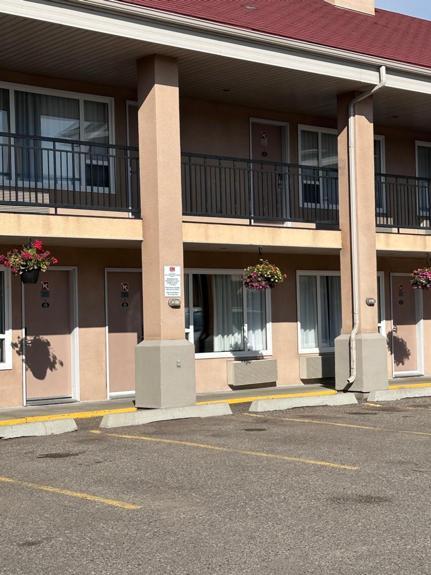 Econo Lodge Inn&Suites Lethbridge Esterno foto
