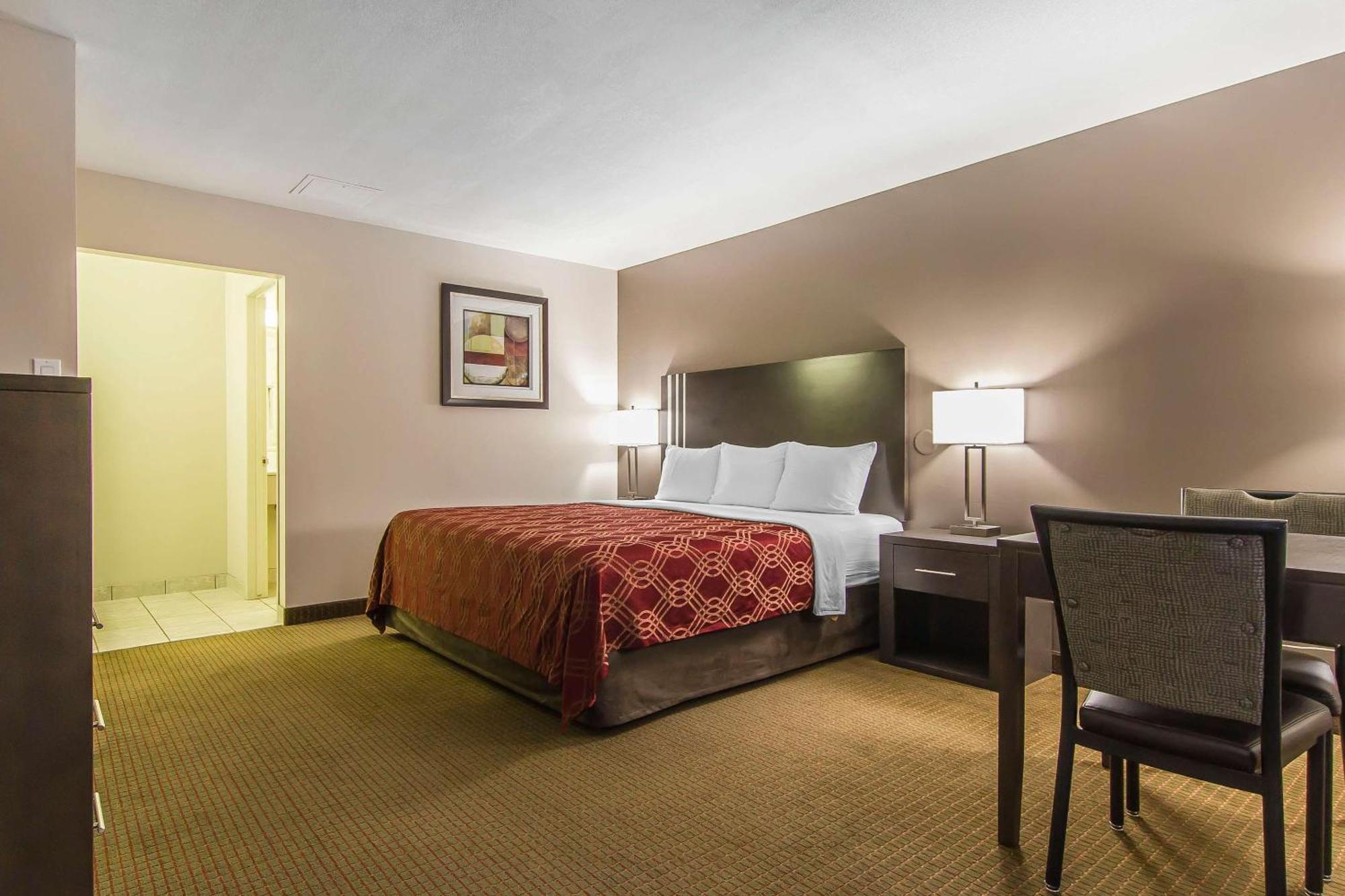 Econo Lodge Inn&Suites Lethbridge Esterno foto