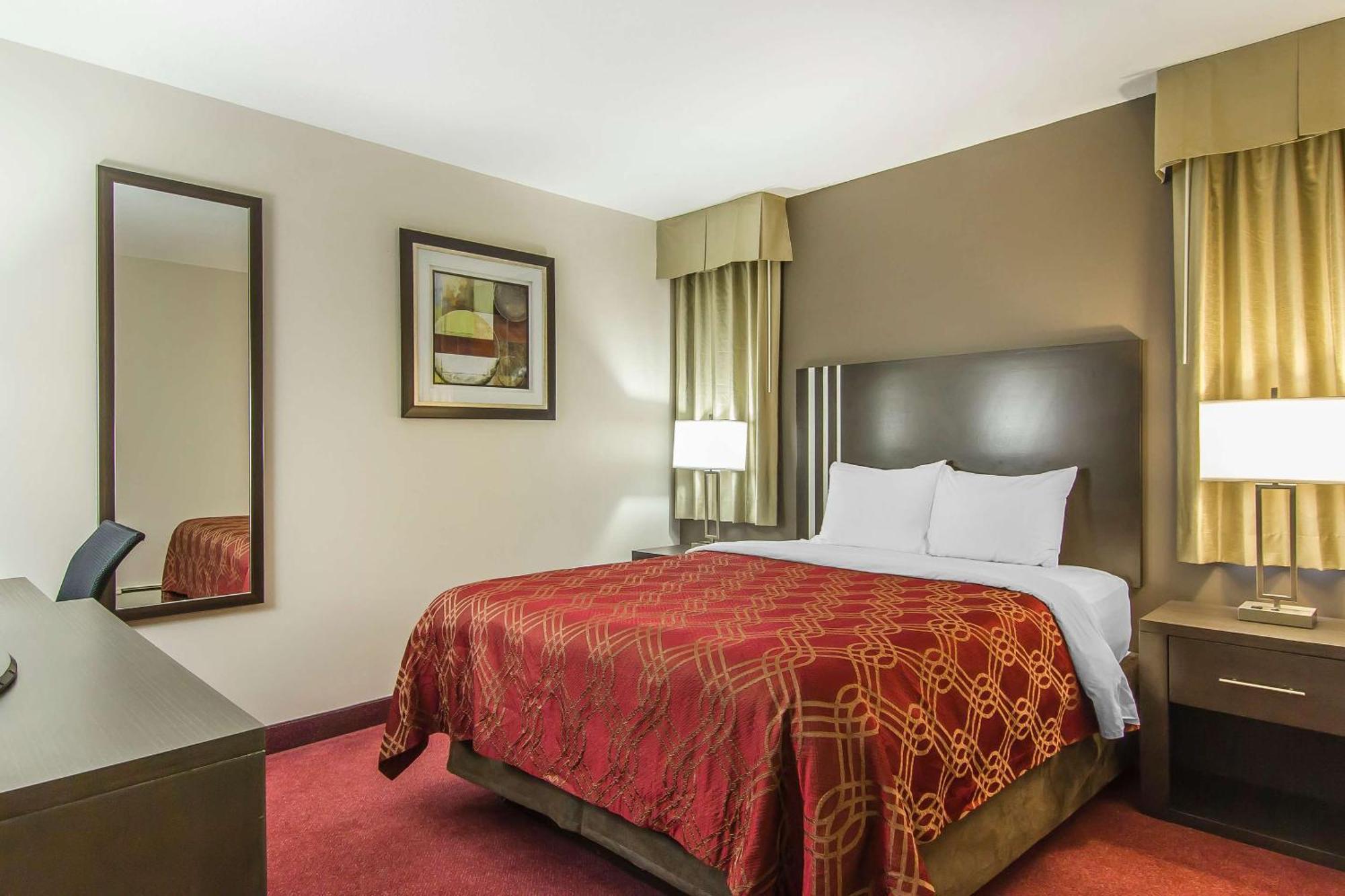 Econo Lodge Inn&Suites Lethbridge Esterno foto