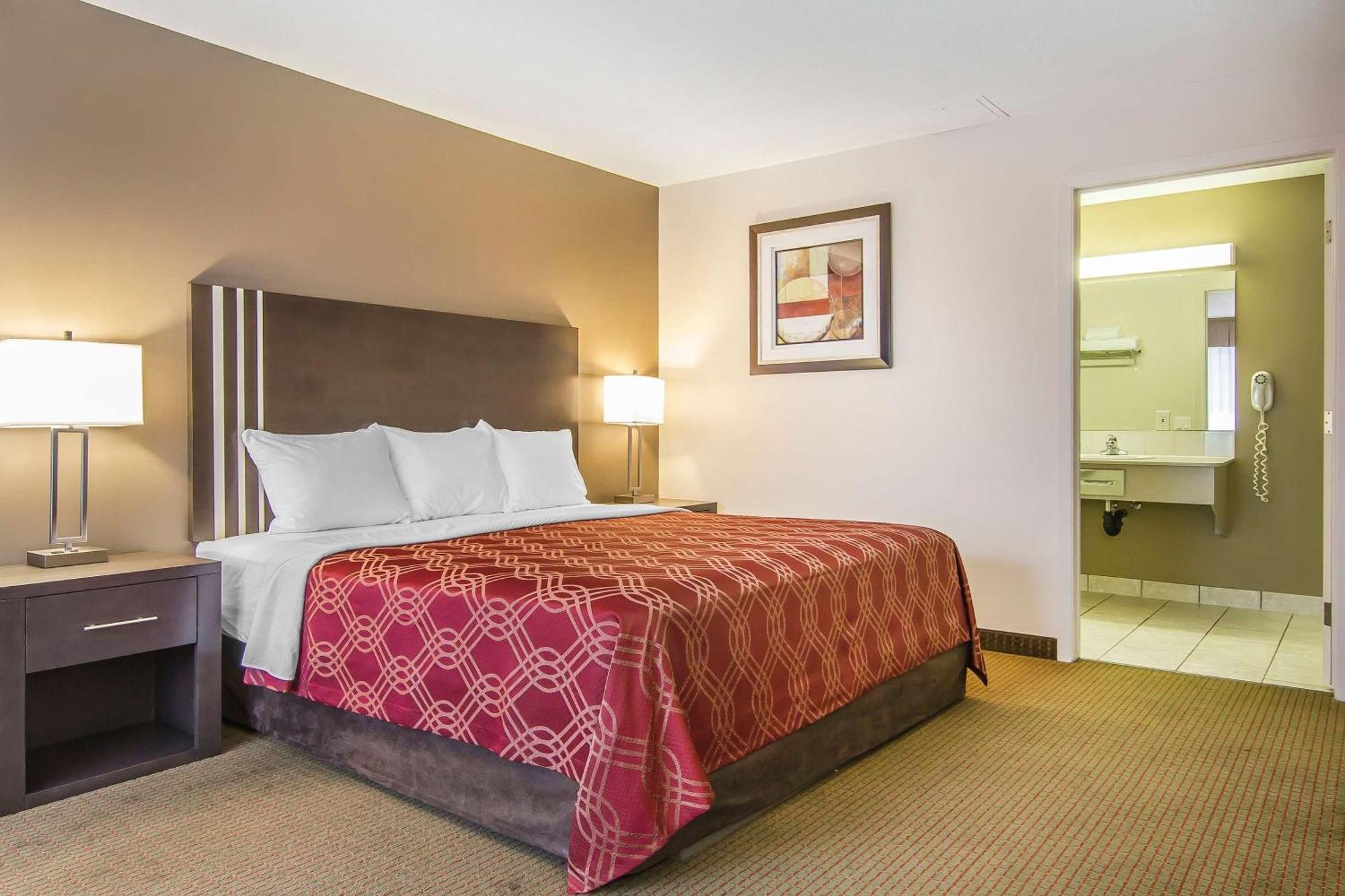 Econo Lodge Inn&Suites Lethbridge Esterno foto