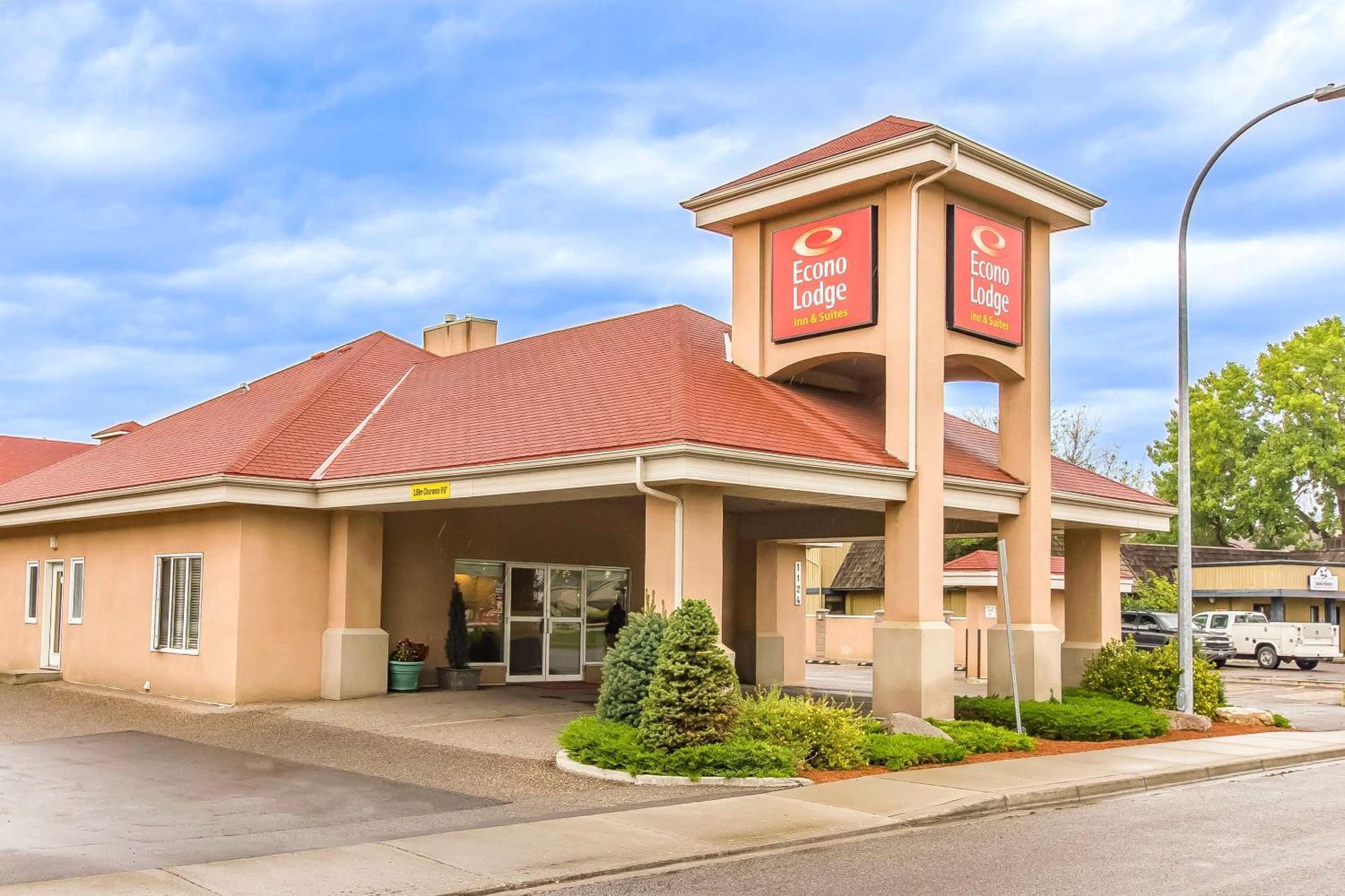 Econo Lodge Inn&Suites Lethbridge Esterno foto