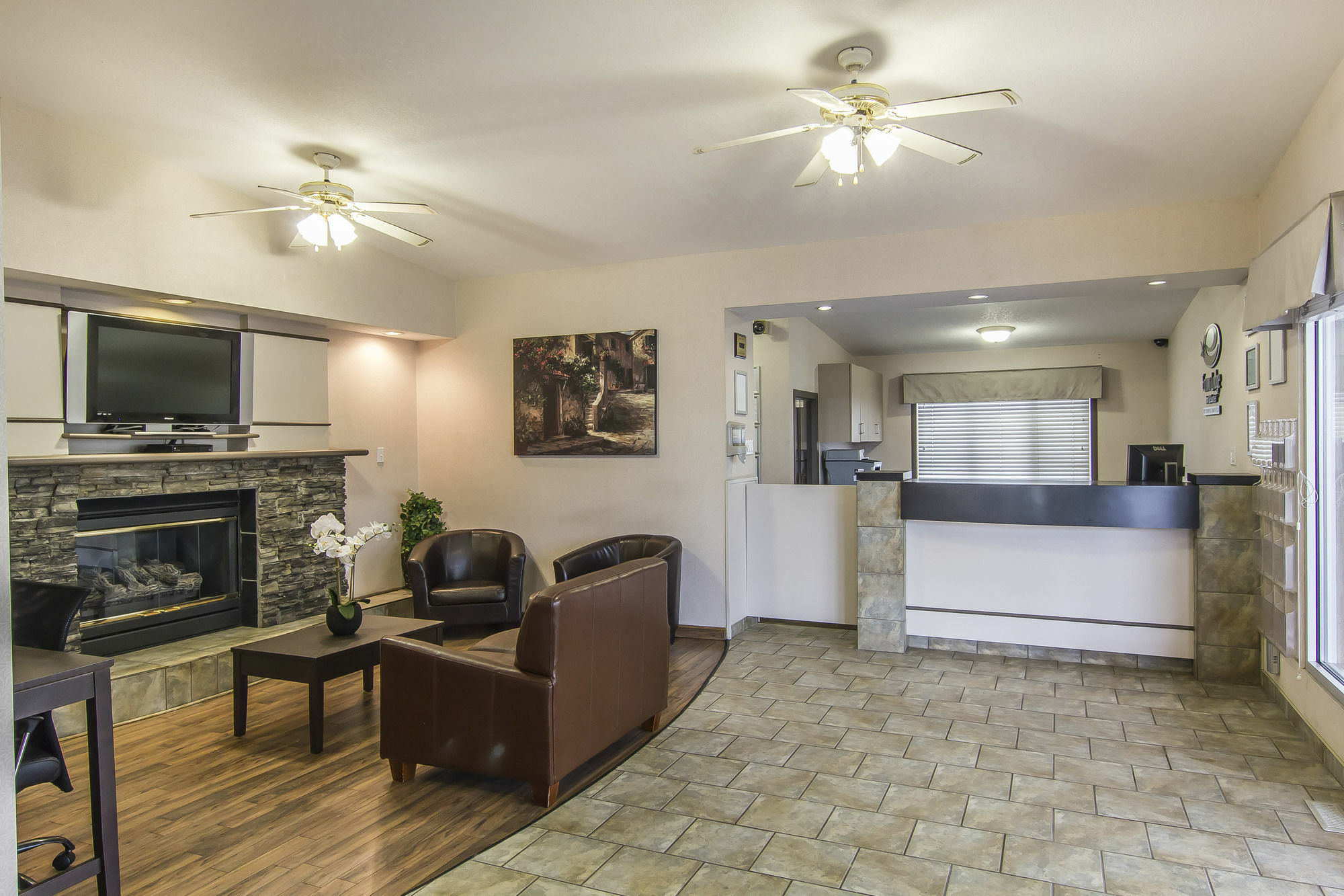 Econo Lodge Inn&Suites Lethbridge Esterno foto